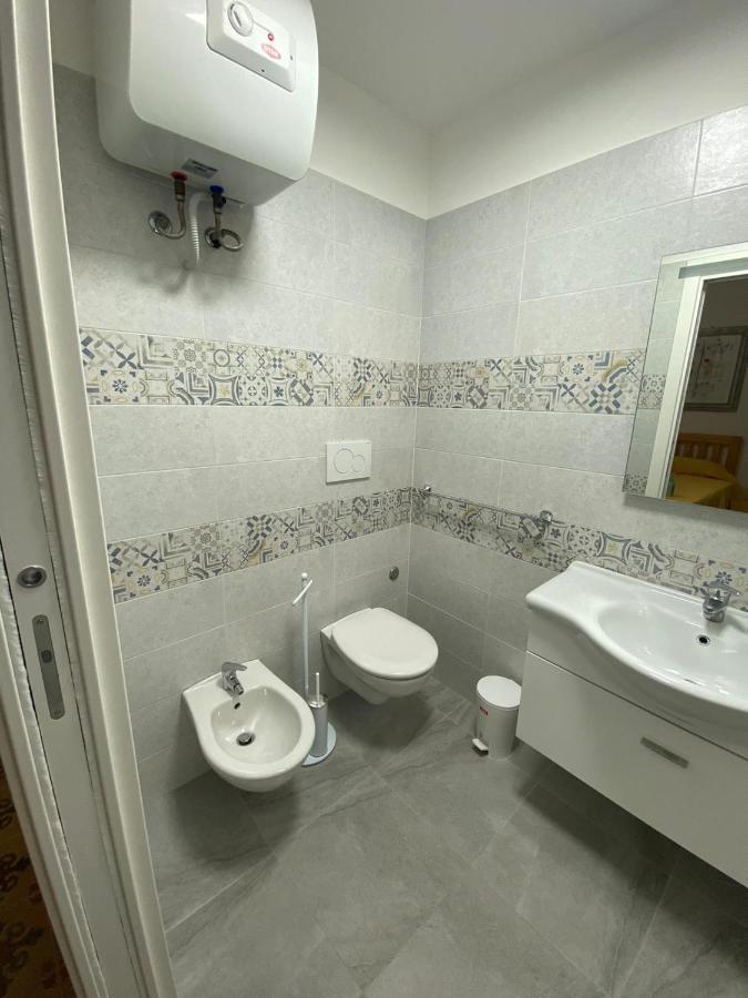 Touristhouse Monopoli 10 Bed & Breakfast Ngoại thất bức ảnh