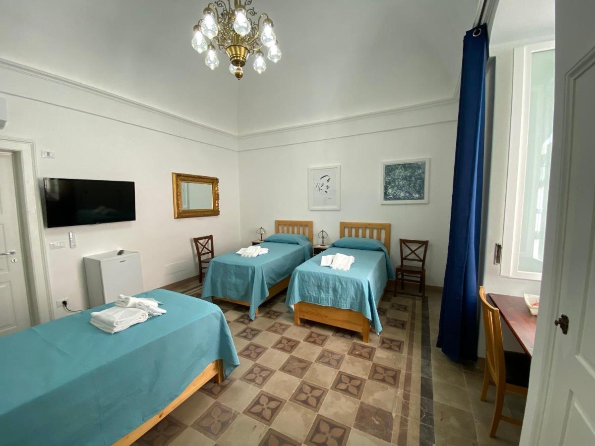 Touristhouse Monopoli 10 Bed & Breakfast Ngoại thất bức ảnh